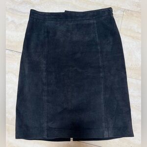 CLUB PELLE CANADA Elegant Black Suede Skirt (US 12)